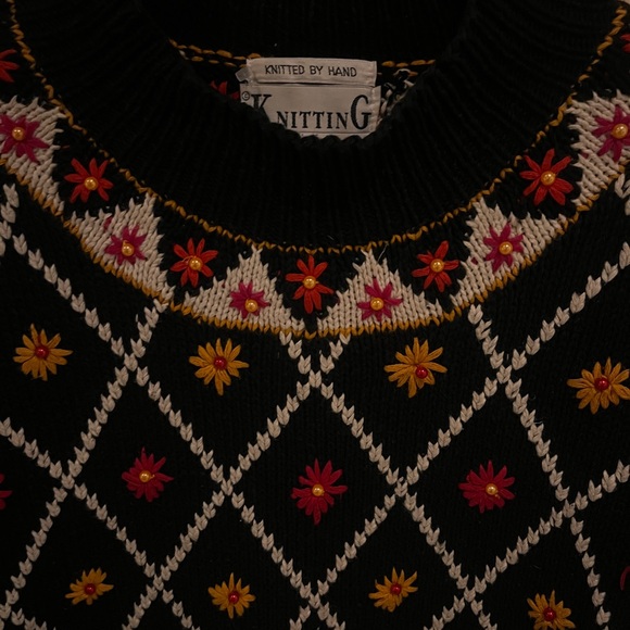 Vintage Hand Knitted 80’s Ramie & Cotton size large. Flowers, thick, colourful - Picture 3 of 9